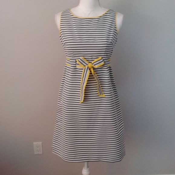 Jessica Howard Dresses & Skirts - NWOT Jessica Howard Grey/White Seersucker Dress